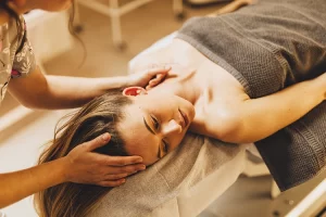 Perché il massaggio Shiatsu è così adatto a chi soffre di cervicale